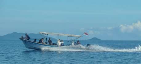 Raja Ampat: Ein Paradies für Taucher und Naturliebhaber 20 Ausflugsboot ;-)