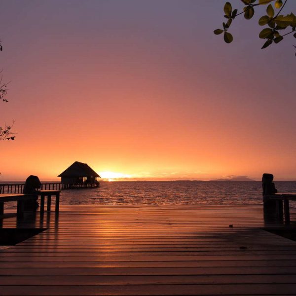 ... Bier & Sonnenuntergang / Sunset Lounge Raja4Divers