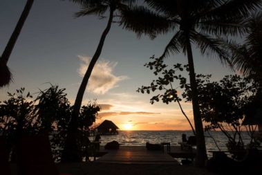 Mein erster Manta 79 ... noch ein Sonnenuntergang / Sunset Lounge Raja4Divers