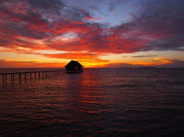 Mein erster Manta 97 ... Sonnenuntergang / Sunset Lounge Raja4Divers