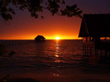 Mein erster Manta 85 ... atmenberaubender Sonnenuntergang / Sunset Lounge Raja4Divers