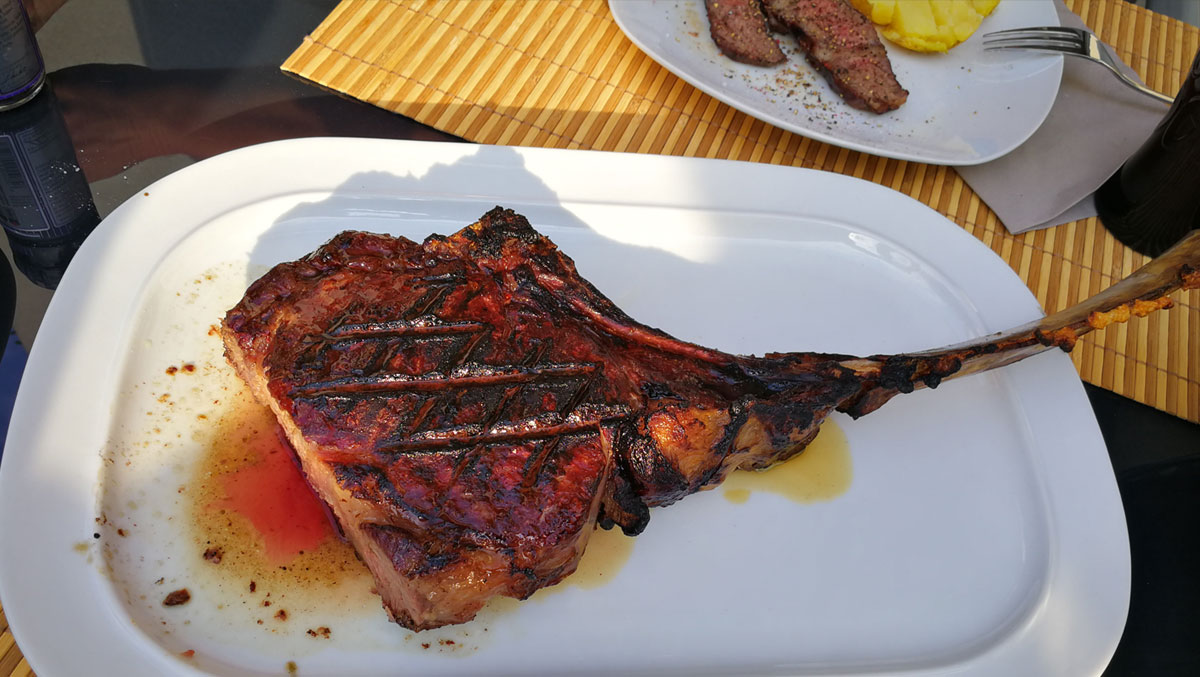 tomahawk steak 02