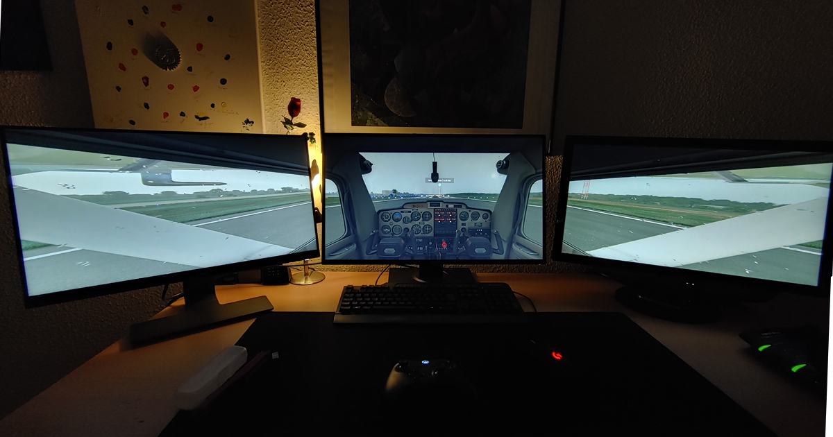 Flight Simulator 2020 auf meinem Schreibtisch